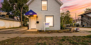 Beautifully Updated 4-Bedroom Home in the Heart of Ypsilanti Gallery 1