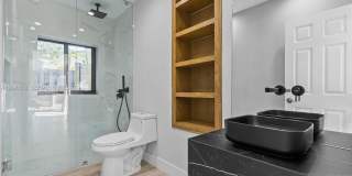 116 W 1st Ct Gallery 38