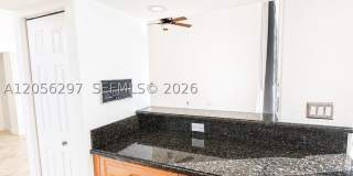 569 Spinnaker Gallery 15