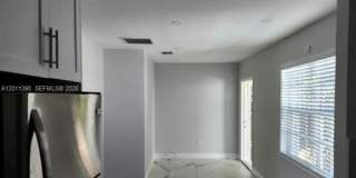 1023 SW 12th Ct Gallery 9