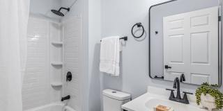 Newly Remodeled 1 Bedroom Apartment Gallery 12