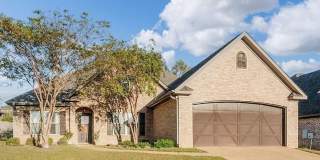 3 bed / 2 bath Forest Glen Gallery 1