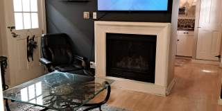 313 1/2 5th St Gallery 1