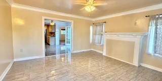 2701 S Harcourt Ave Gallery 8