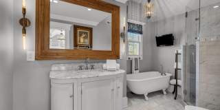 310 Worthington Avenue Gallery 40