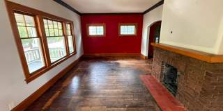 3 BED 1 BATH SINGLE FAMILY HOME! Gallery 1