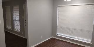 Cool 4-Plex walking distance to Zilker Park and Barton Springs Gallery 13
