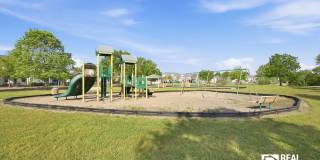 Oversized Kitchen + Prime Park Circle Location | 2BR Townhome Gallery 14