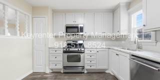4 Bedroom Home Available Mid July!!!! Gallery 10