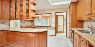 Sparkling and Spacious Gallery 7