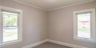 3555 Queen Ave N Gallery 12