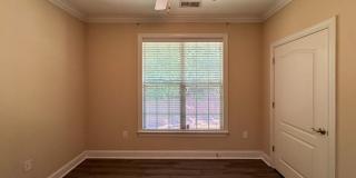 Beautiful 3 Bed 2 Bath Condo with Community Amenities Gallery 19