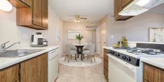 Brentwood Apartments Gallery 10