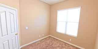 Beautiful 4 bedroom for rent. Gallery 15