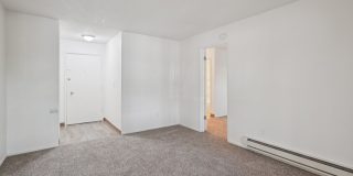 Georgetown Manor Gallery 8