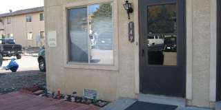 Cute 2BD/1BA unit FOR RENT on Wellington St. Gallery 1