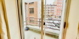 19 Wiget St. Gallery 6