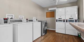 Palm Springs Apartments Gallery 3