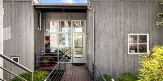 Architectural Seattle Masterpiece with Panoramic Water Views Gallery 7