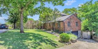 Beautifully maintained and move-in ready 5BR home with a basement Gallery 1