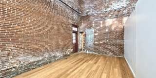 241 N FRANKLIN Street Gallery 11