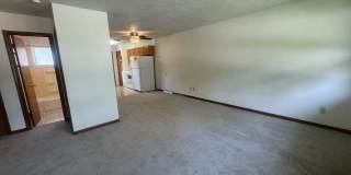 1906 E. Maxwell Gallery 3