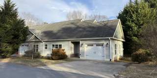 Townhouse walking distance to Black Mountain available now! Gallery 1