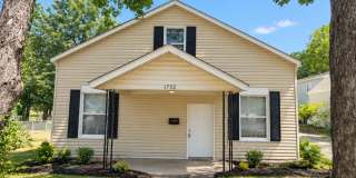 Spacious 3 bedroom / 2 bathroom house in Carthage MO with Storage Garage!!! Gallery 1