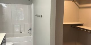 3 bedroom, 2.5 bathroom, 1 car garage Gallery 18