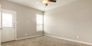 AVAILABLE NOW! Beautiful 3 Bedroom Duplex Located in New Braunfels, Texas! Gallery 10