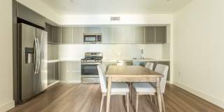 1450 S Barrington Ave Gallery 6