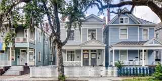 3 BED | 1 BATH | GATED BACKYARD | WALK TO SCAD ARNOLD HALL & WALLIN HALL Gallery 1