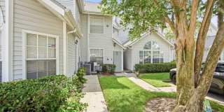 Gorgeous Remodeled 2/2 Gallery 1