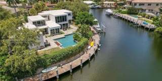 4050 NE 25th Ave Gallery 1