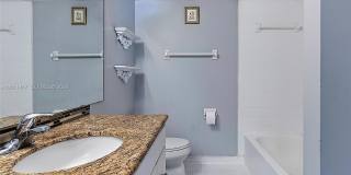 3083 N Oakland Forest Dr Gallery 28