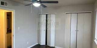 6023 Barton Dr, Shawnee, KS 66203  1 bed 1 bath// Rent: $895 Deposit: $895// 60 West Apartments Gallery 10