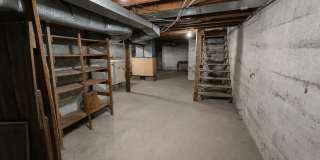 832 Thomas Street Gallery 22