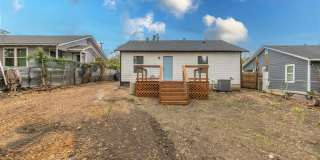 2208 Gurley Avenue Gallery 19