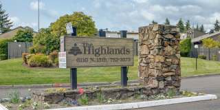 Cozy Condo Living in Tacoma's Desirable Highlands Community | Pool, Gym & Clubhouse Gallery 23
