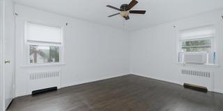 98 Nassau Road Gallery 16