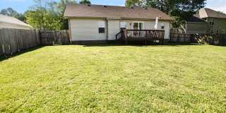 Pet Friendly Three Bedroom with Bonus! Gallery 22