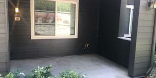 GROUND LEVEL 1 BR, 1 BA WHEEL CHAIR ACCESSIBLE UNIT! Gallery 1