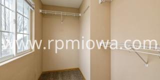 WEST DES MOINES TWO-STORY!! 4 Bedroom, 3.5 Bathrooms! Gallery 1