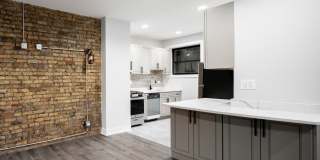 1066 W Glenlake Ave Gallery 1