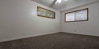 Open Concept 2-Bedroom, 1-Bath Apartment In Convienient Downtown Location! Gallery 15