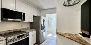 Ready NOW! A Custom Townhouse-Style Duplex Blocks to the Beaches! Fenced Yard - Hot Tub - Pet Friendly - All Appliances! Gallery 13