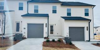 LIKE NEW IN PARK VUE! Townhome located across from Westside Park in Atlanta! MUST SEE! Gallery 32
