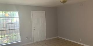 Cute 2/1 townhome with extra storage and covered parking Gallery 5