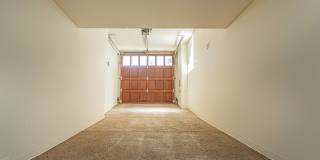 Exquisite Waterfront Gem. Gallery 46