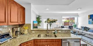 Spacious & Fully Renovated Townhome in East Hollywood – Prime Location! Gallery 16